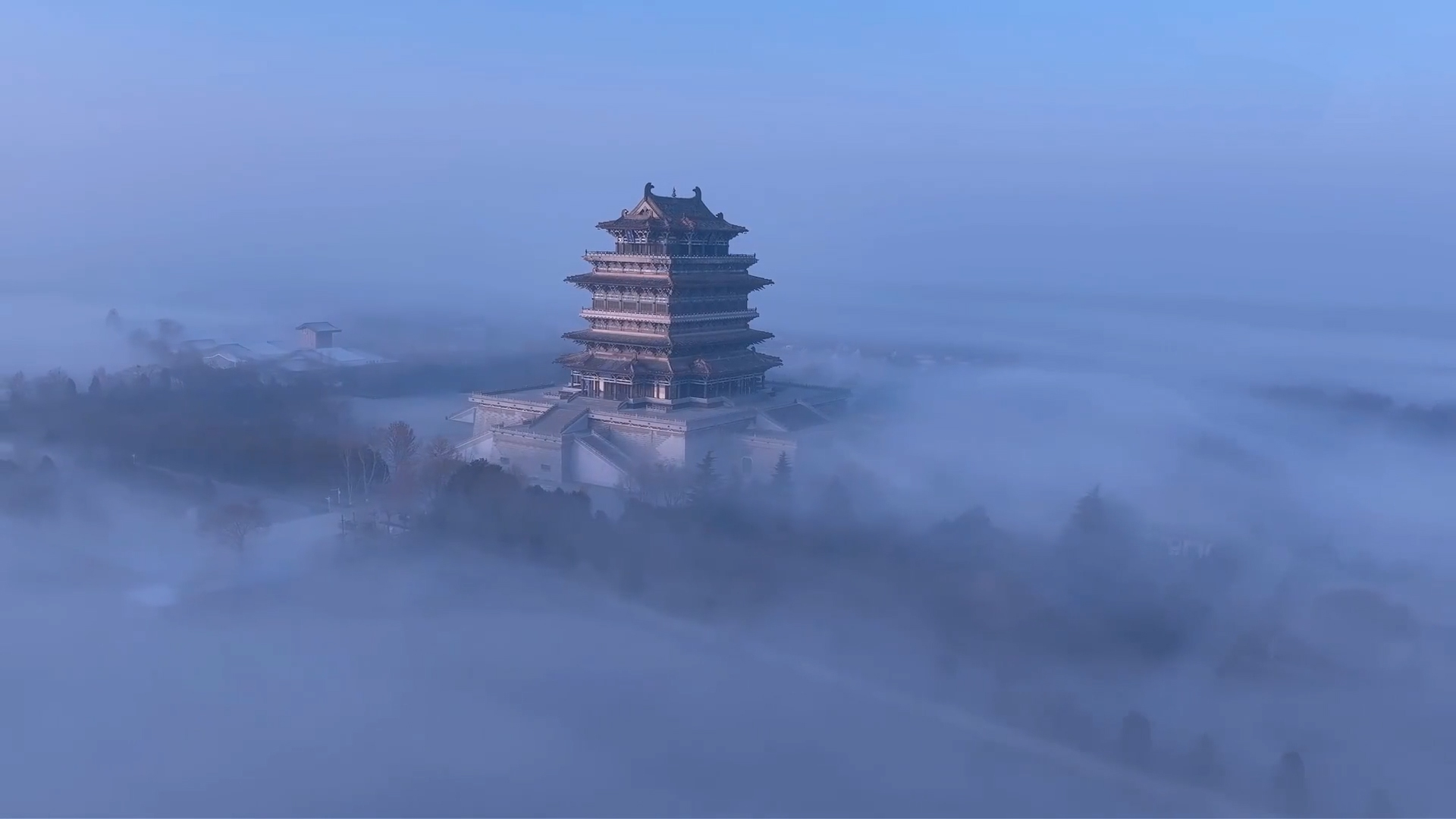 鹳雀楼上演壮美平流雾奇观