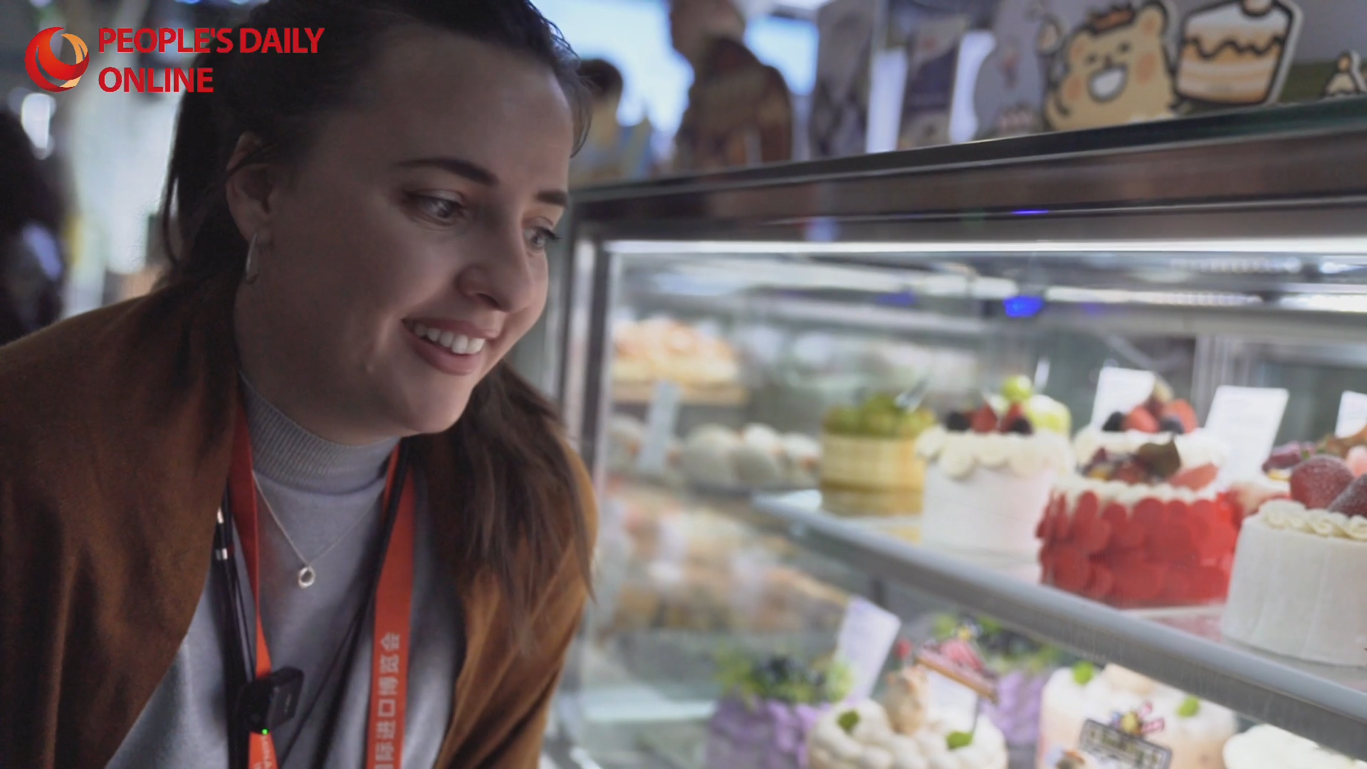 希腊姑娘在进博：这届进博会有多“香”？